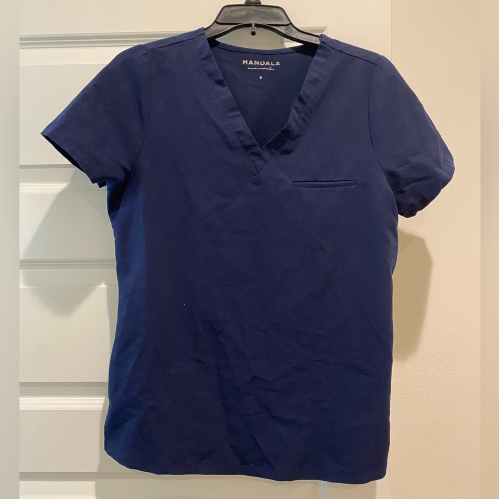 Mandala one pocket scrub top in navy